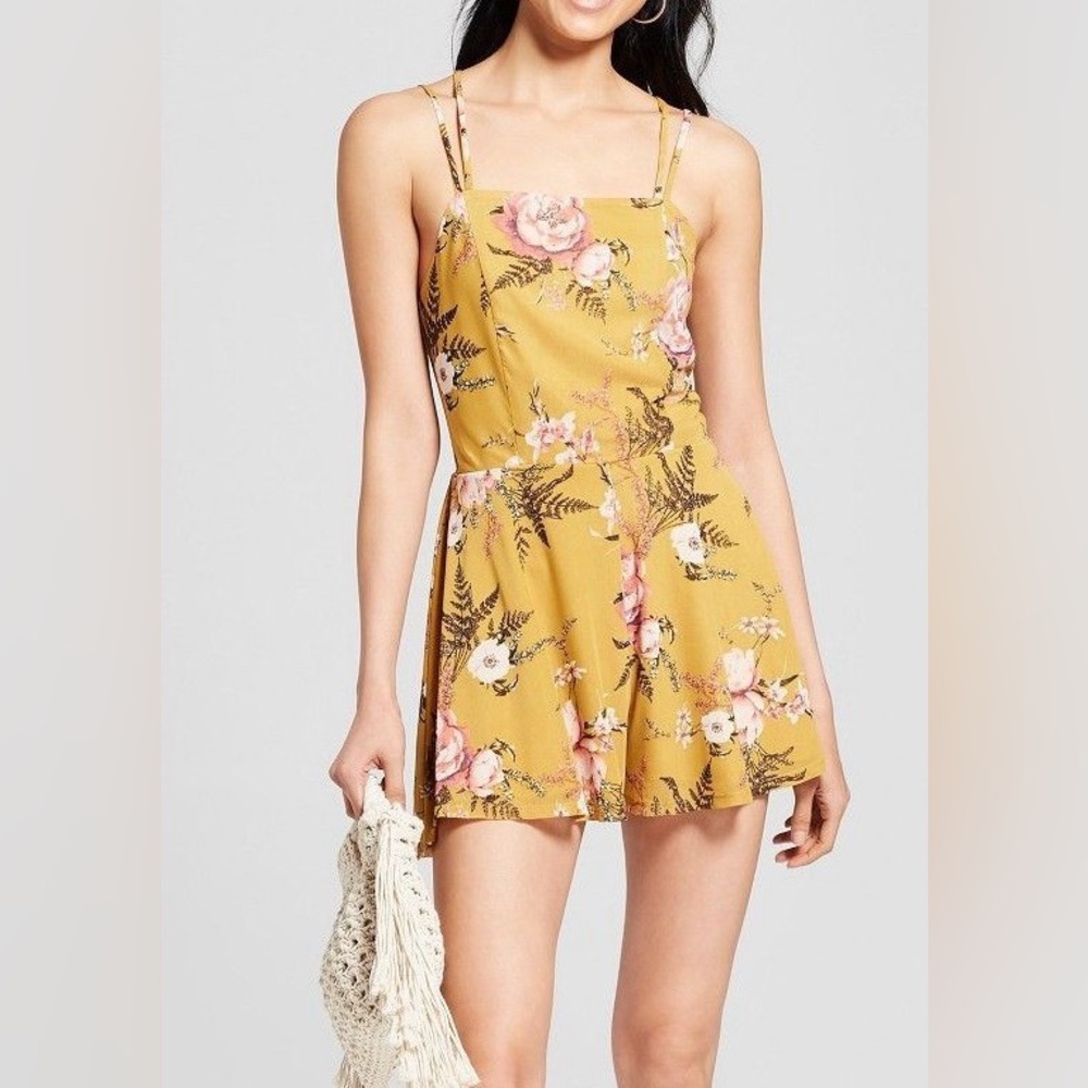 Xhilaration Mustard Floral Top